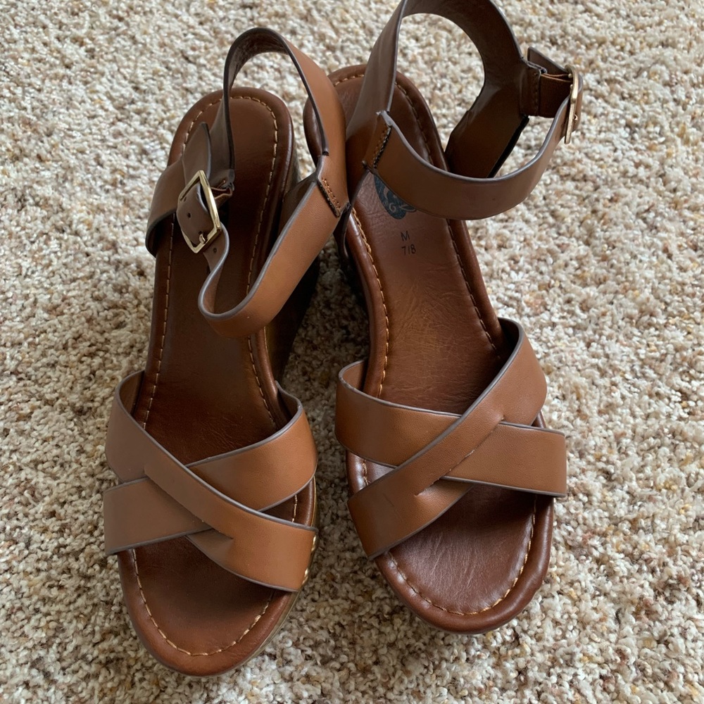 BP camel color wedges